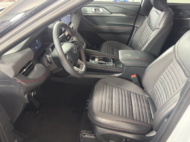 Used 2026 Ford Explorer ST-Line w/ ST-Line Street Pack RWD image 14