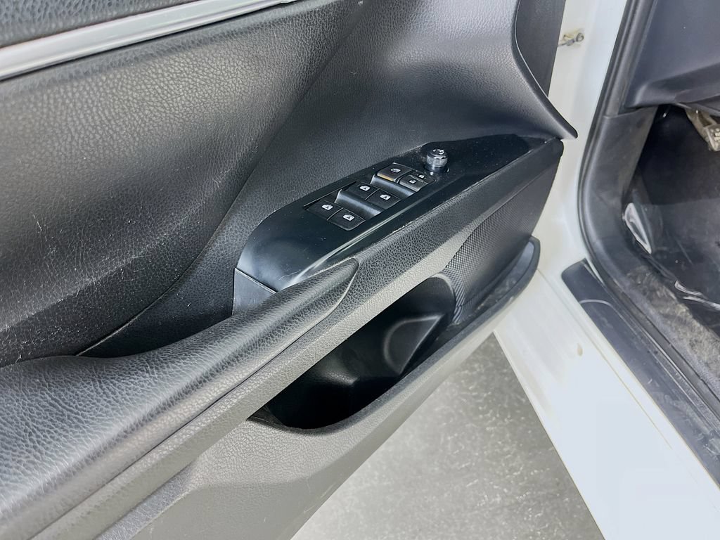 Used 2020 Toyota Camry SE FWD image 25