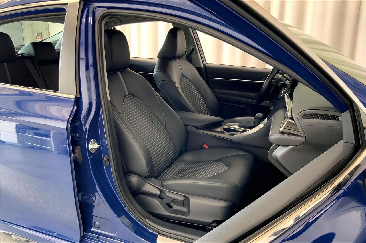 Used 2024 Toyota Camry SE FWD image 6