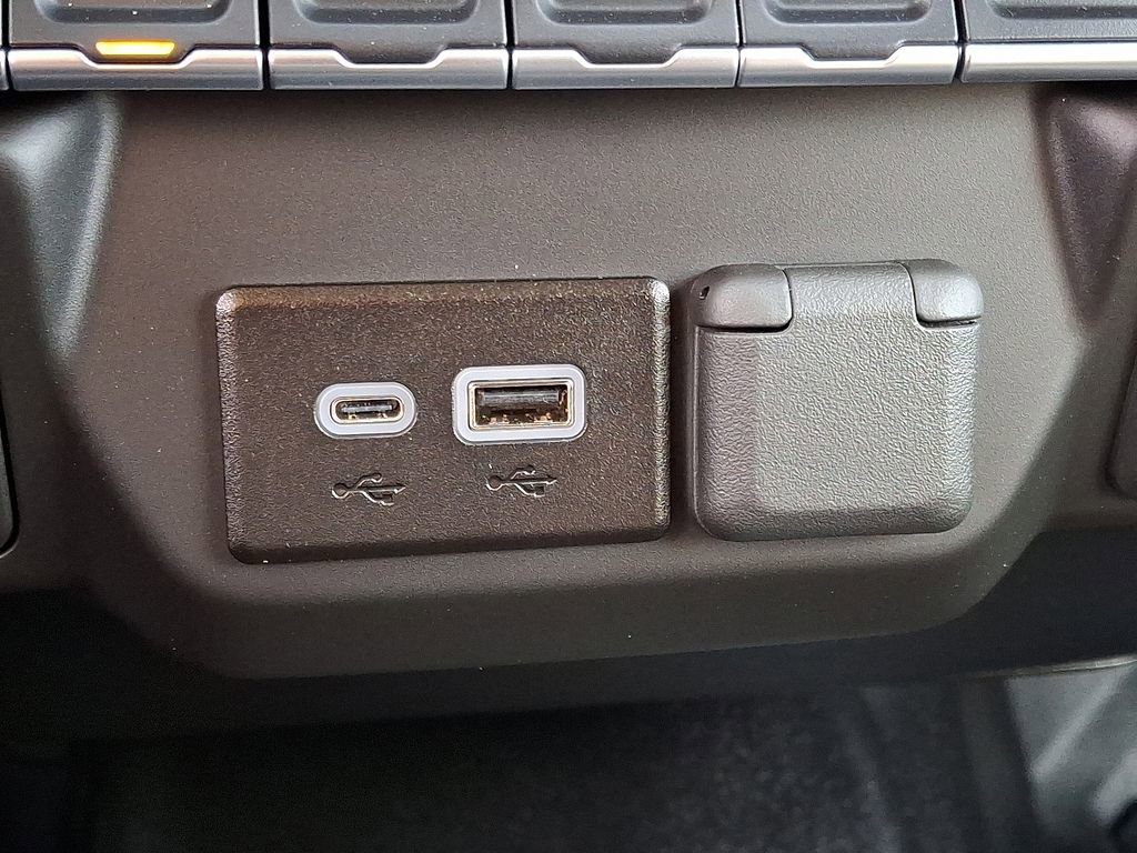 Used 2025 GMC Sierra 1500 Pro w/ Pro Value Package image 21