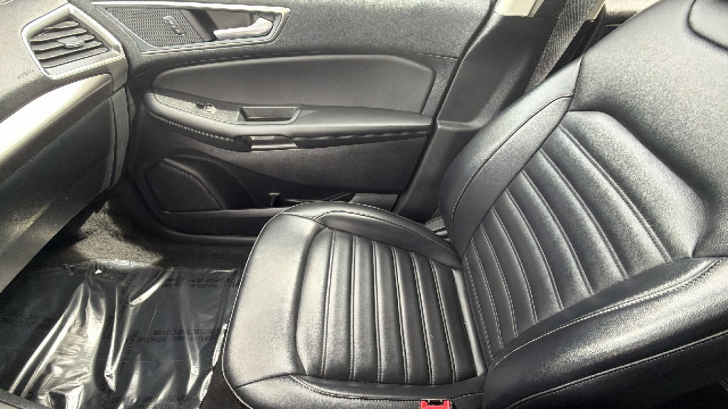 Used 2024 Ford Edge SEL AWD/4WD image 12