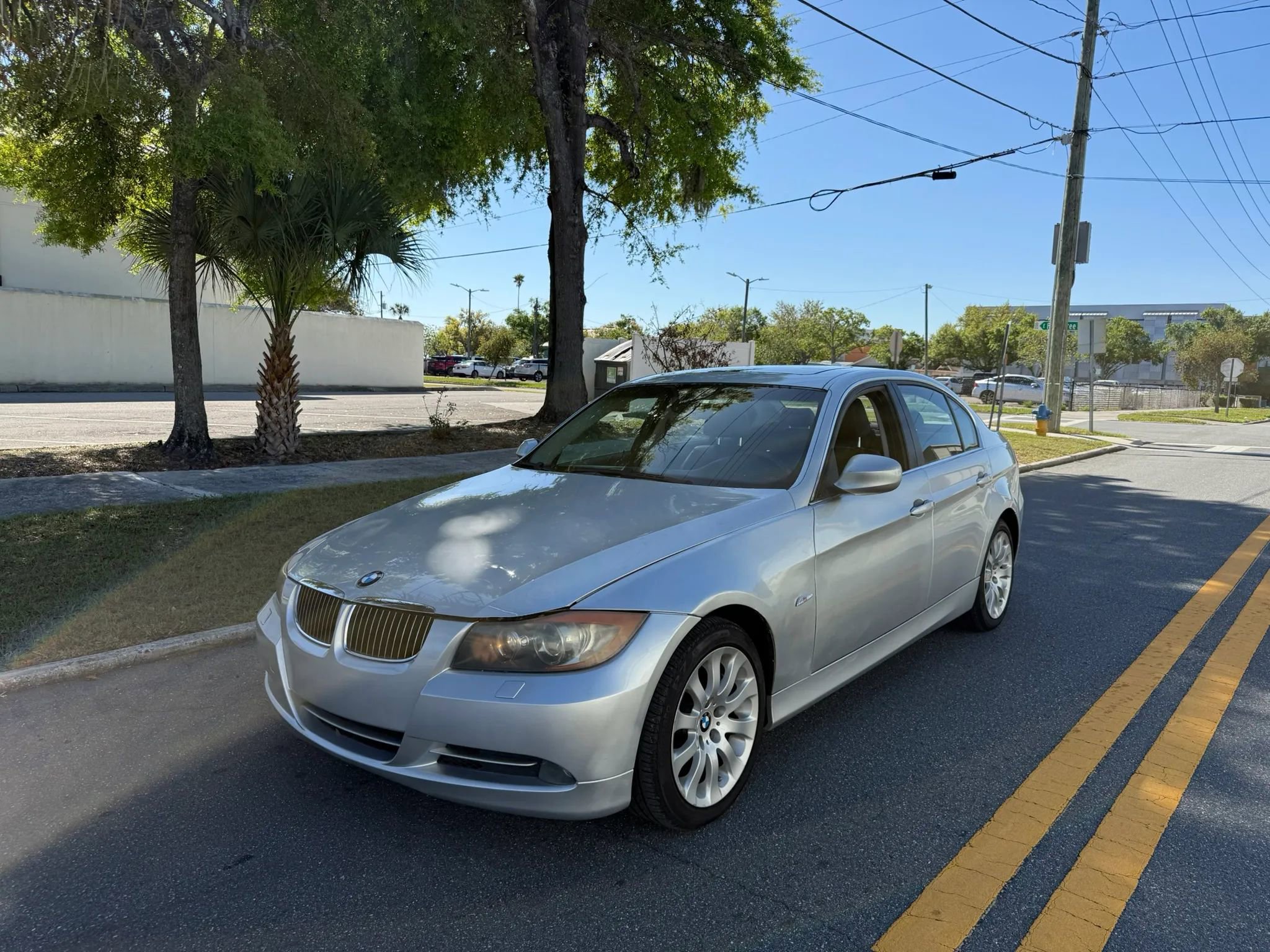 Used 2008 BMW 335xi 335xi Sedan 4D w/ Premium Pkg image 2