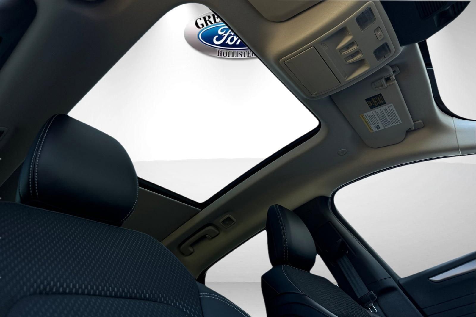 New 2025 Ford Escape SE image 17