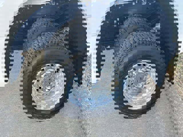 Used 2025 Ford F450 Platinum w/ FX4 Off-Road Package image 9