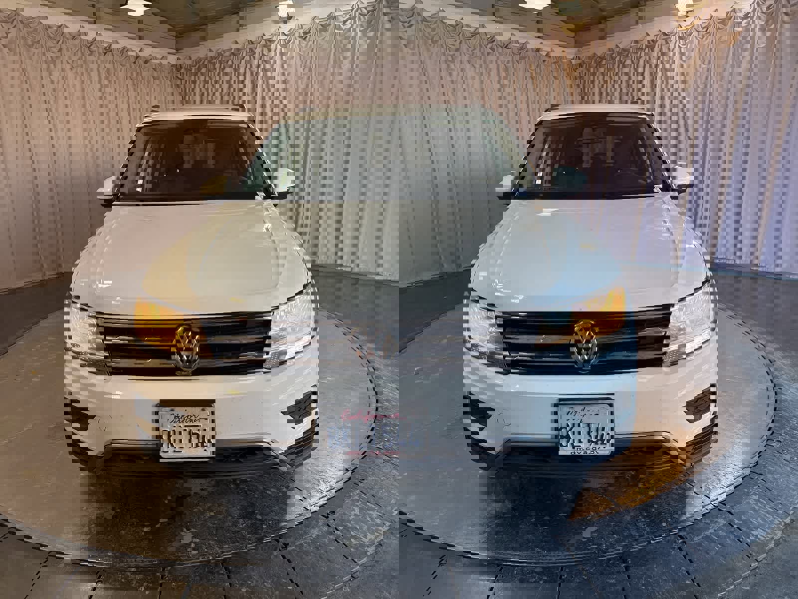 Used 2018 Volkswagen Tiguan S image 2