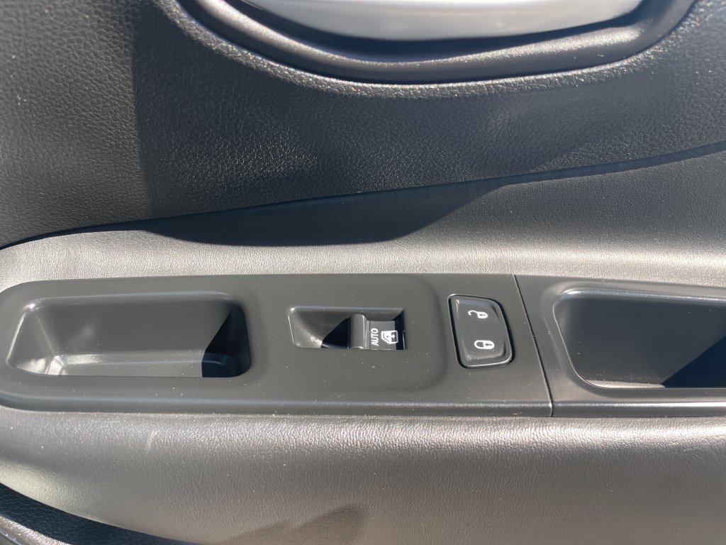 Certified 2017 Jeep Renegade Altitude AWD/4WD image 16