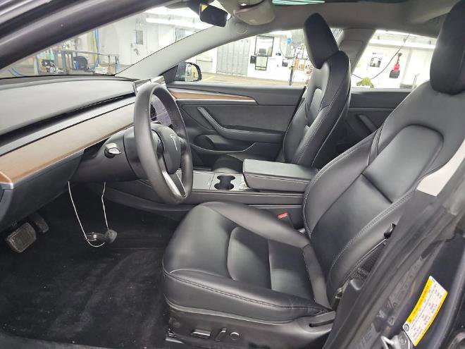 Used 2023 Tesla Model 3 Standard Range image 8