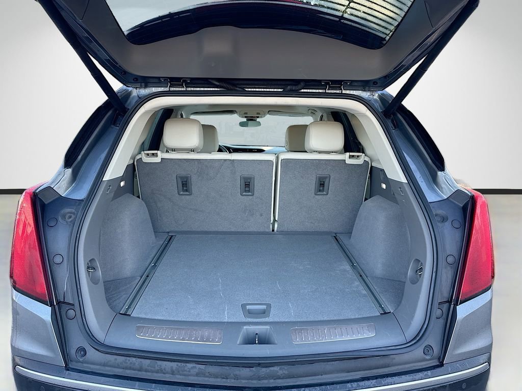 Used 2022 Cadillac XT5 Premium Luxury image 11