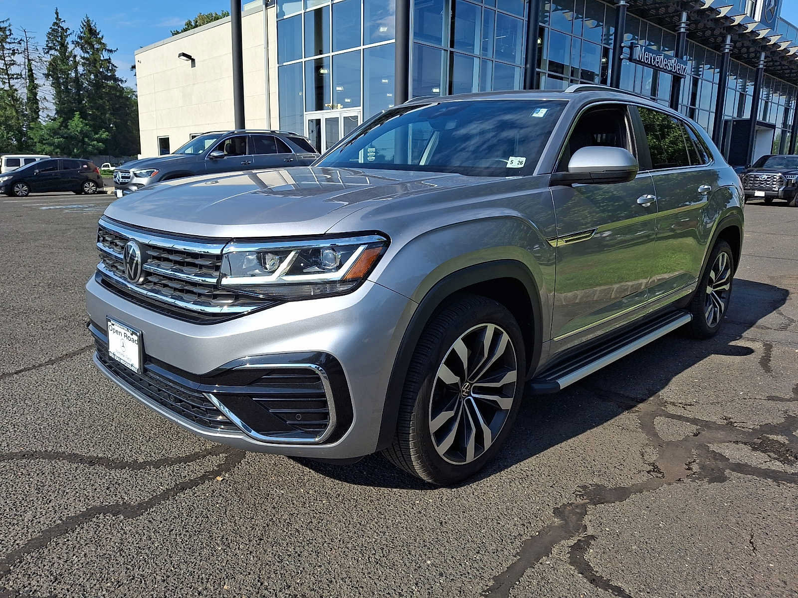 Used 2021 Volkswagen Atlas Cross Sport SEL R-Line AWD/4WD image 3