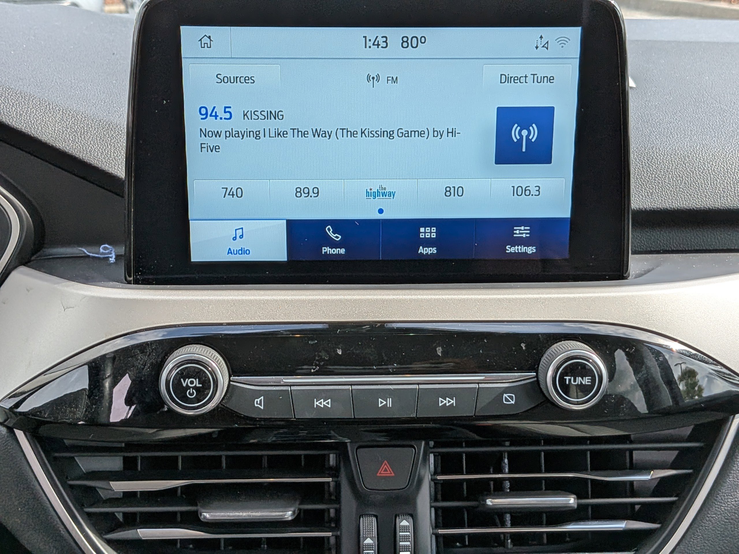 Used 2021 Ford Escape SE w/ SE Sport Appearance Package image 17