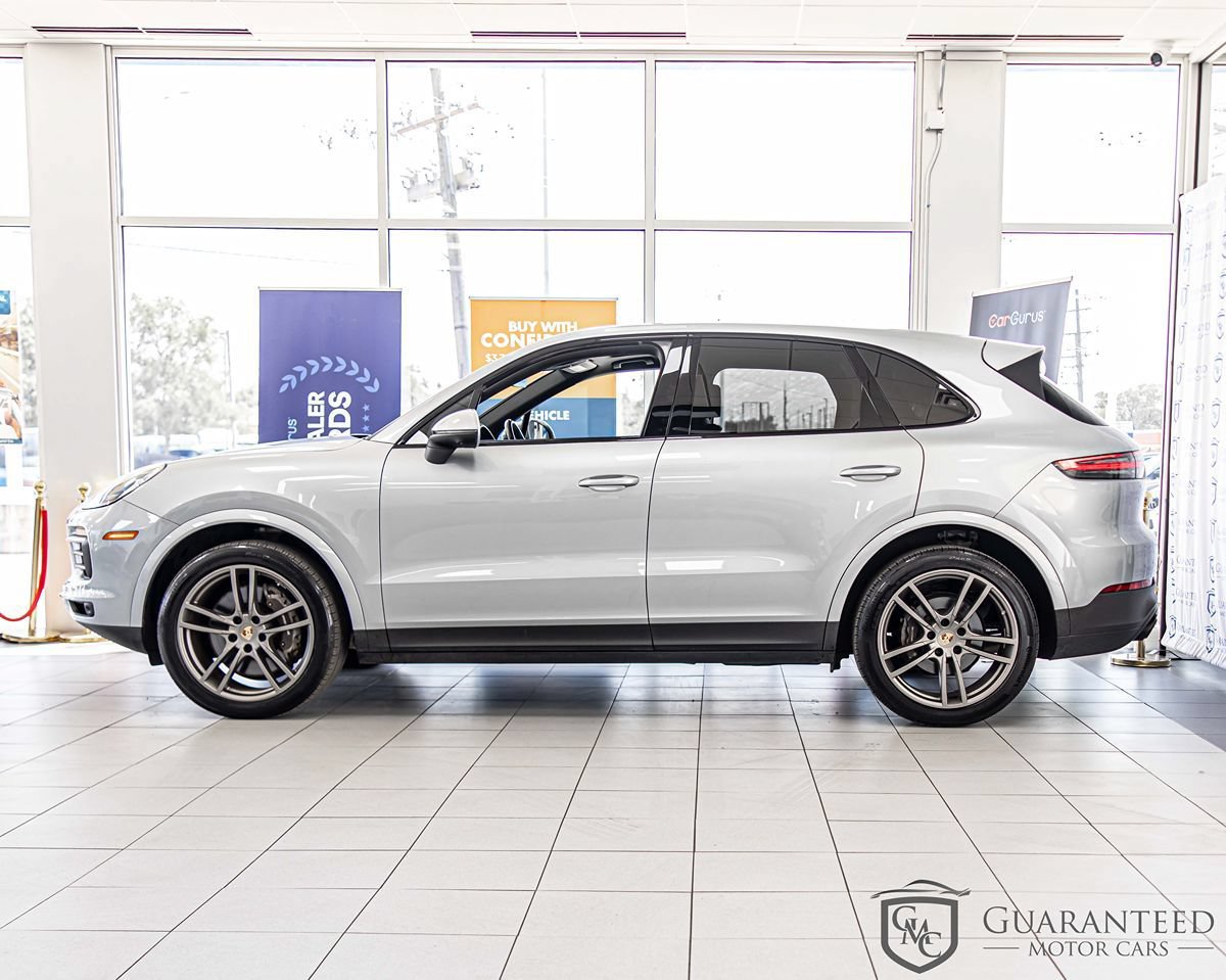 Used 2023 Porsche Cayenne w/ Premium Package AWD/4WD image 6