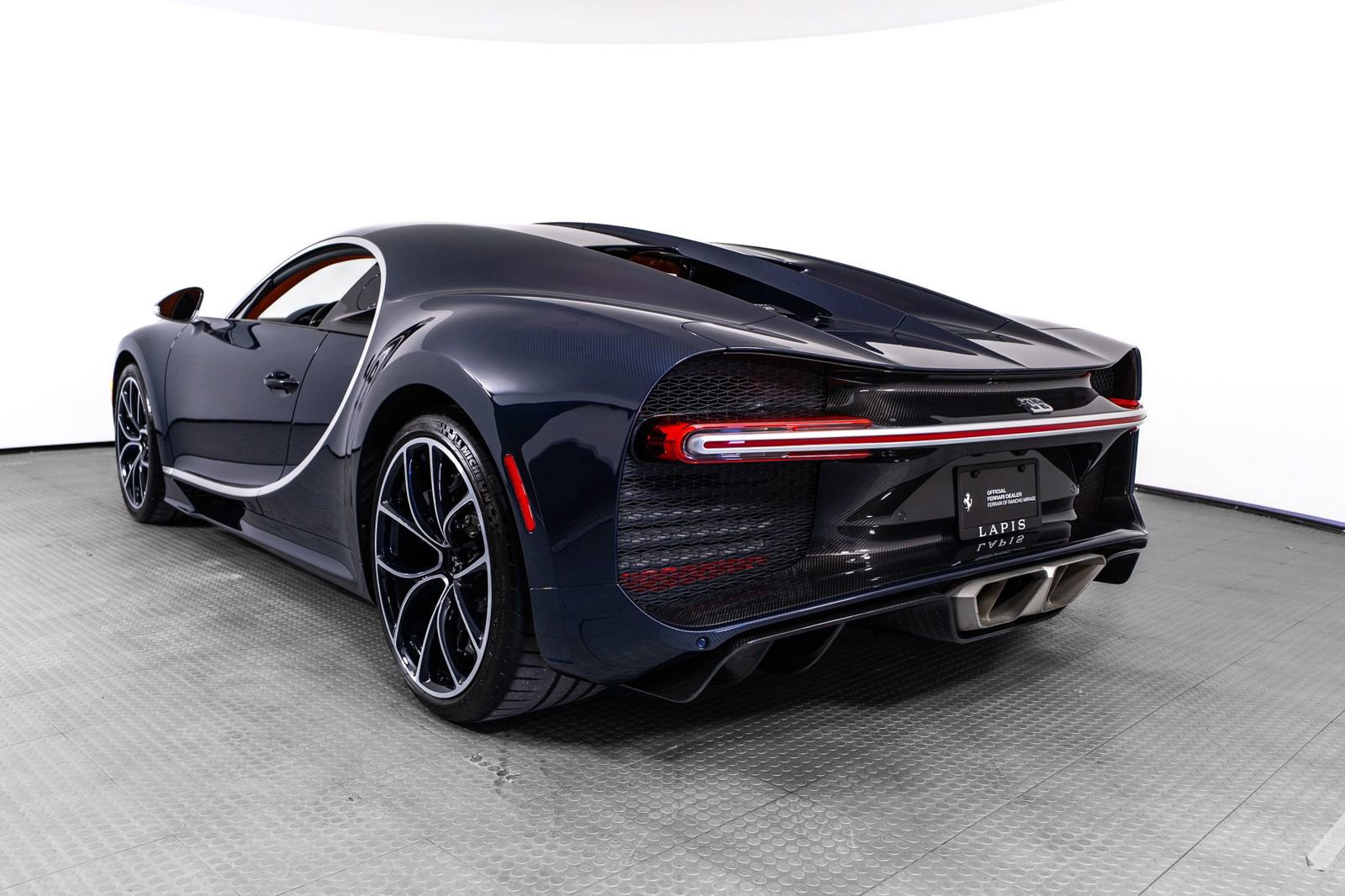 Used 2018 Bugatti Chiron image 4