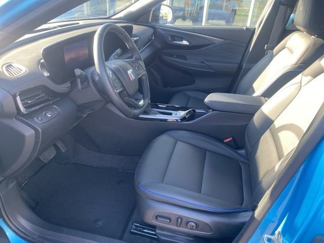Used 2025 Buick Envista Sport Touring w/ Convenience I Package FWD image 8