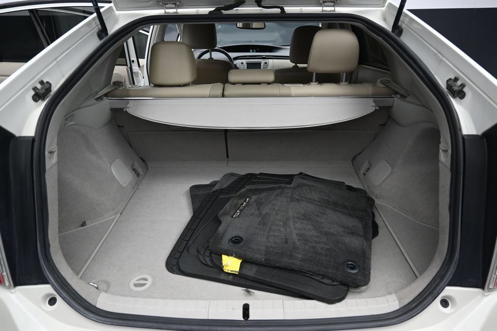 Used 2014 Toyota Prius Four FWD image 29