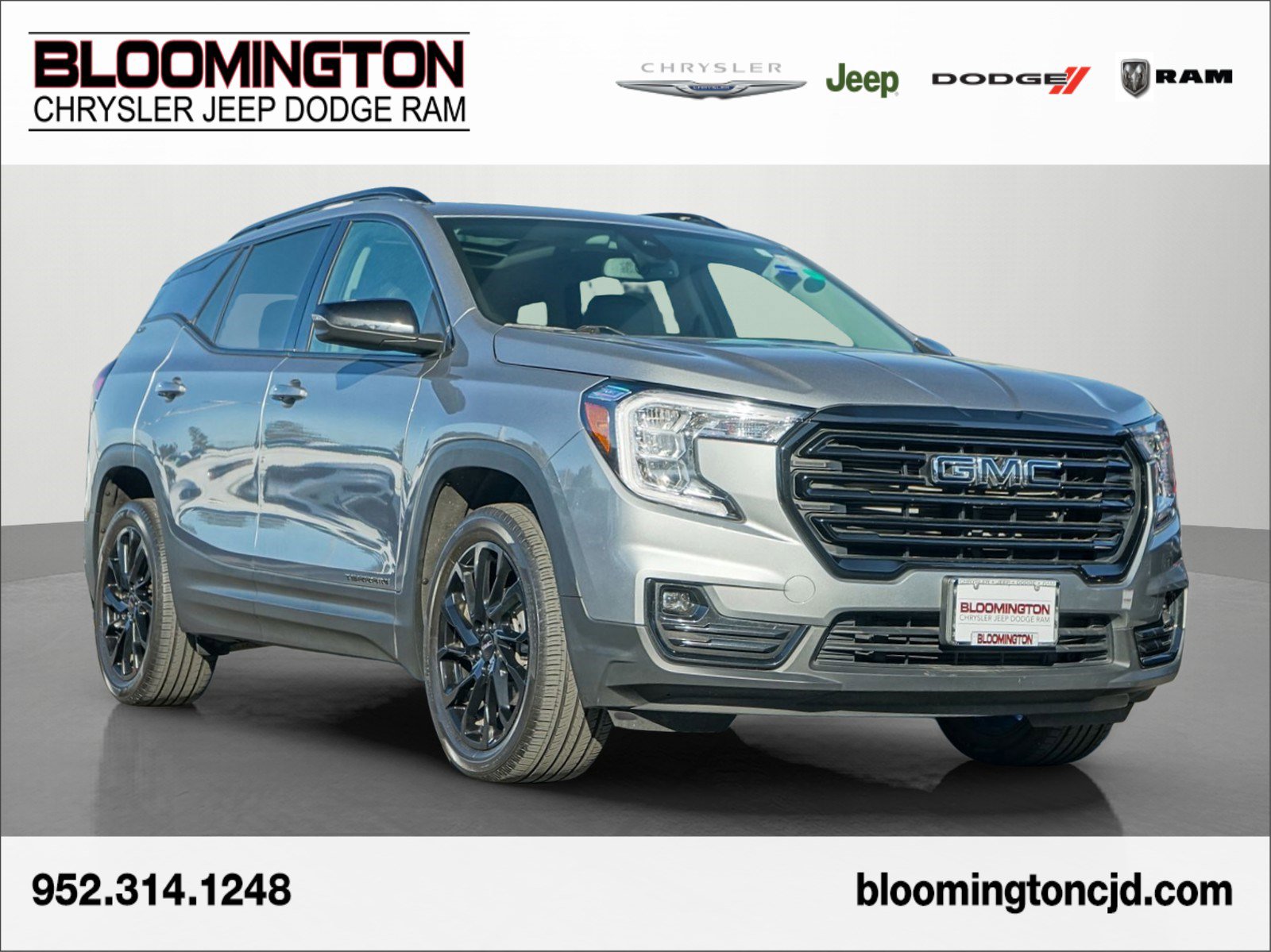 Used 2023 GMC Terrain SLT w/ Infotainment Package II image 1