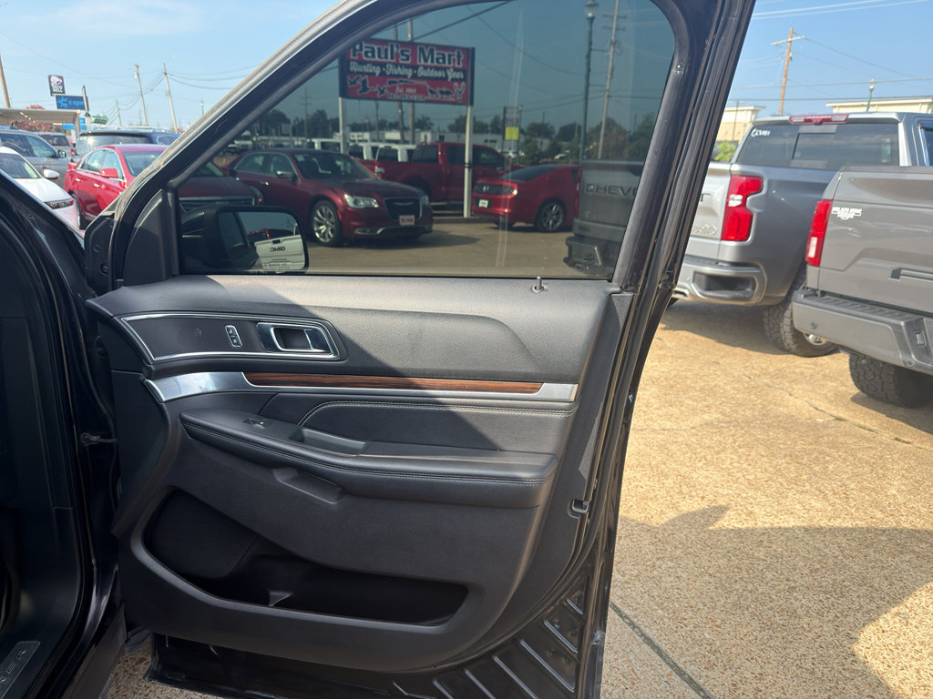 Used 2019 Ford Explorer Limited w/ Class III Trailer Tow Package AWD/4WD image 37