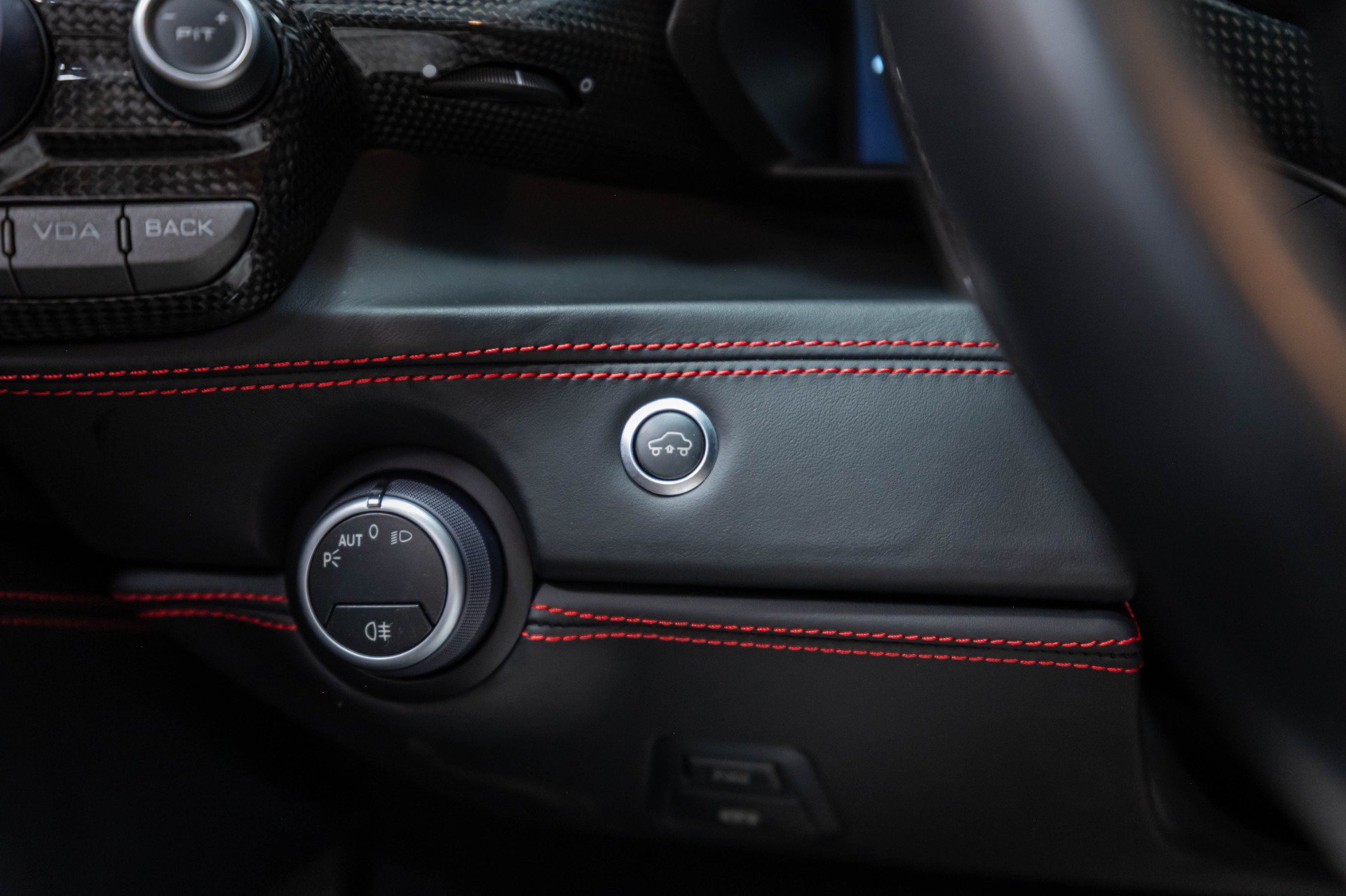 Used 2018 Ferrari 488 GTB RWD image 14