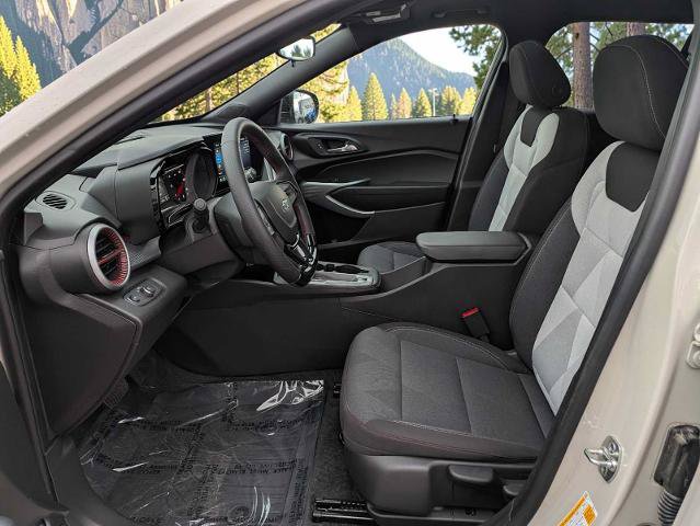 Used 2026 Chevrolet Trax RS w/ Sunroof Package FWD image 15