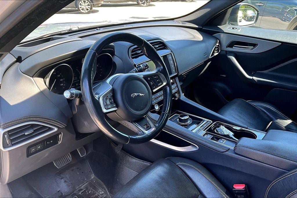 Used 2017 Jaguar F-PACE S AWD/4WD image 14