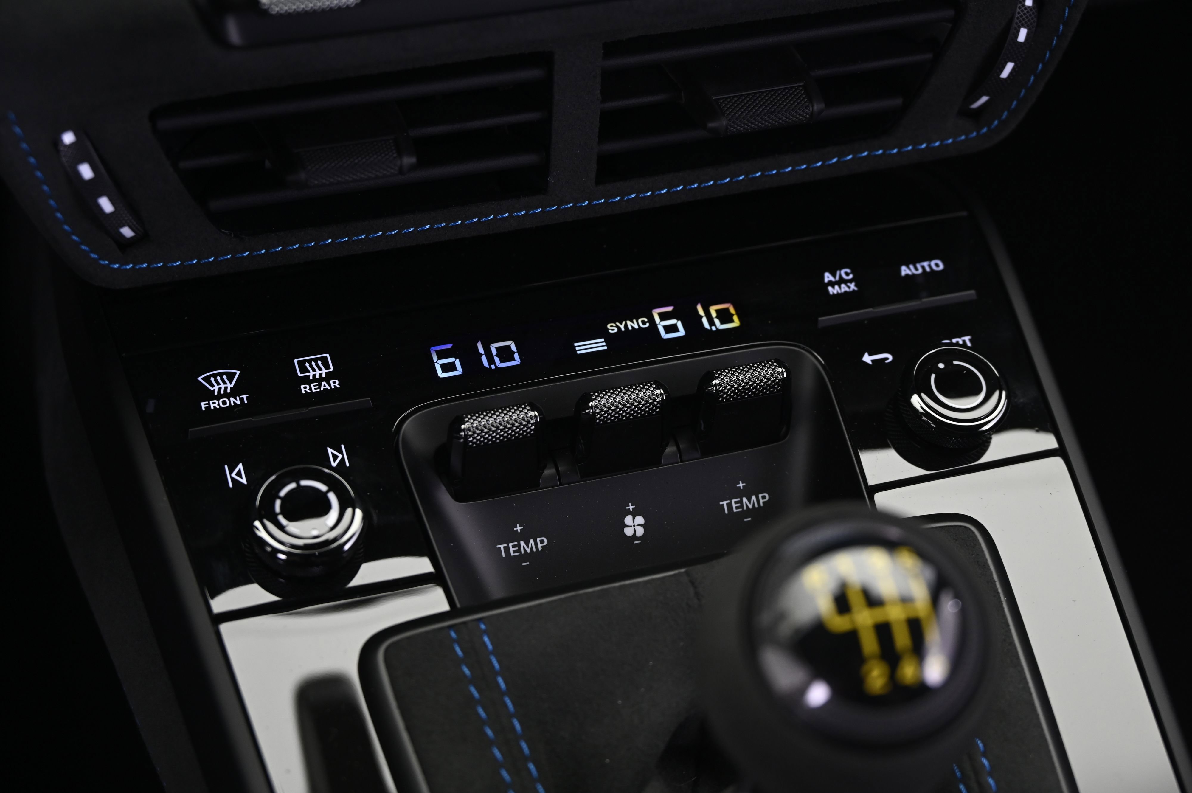 Certified 2025 Porsche 911 GT3 RWD image 32