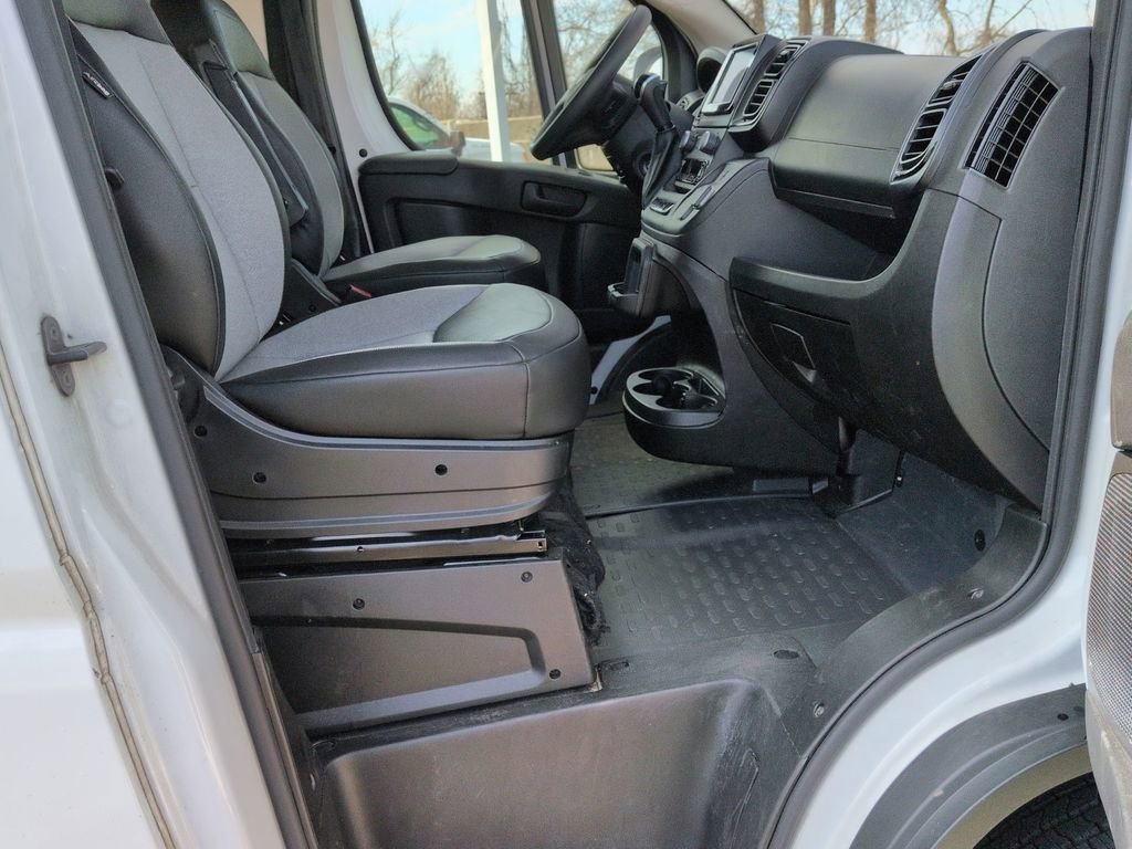 Used 2025 RAM ProMaster 2500 w/ Convenience Group image 22