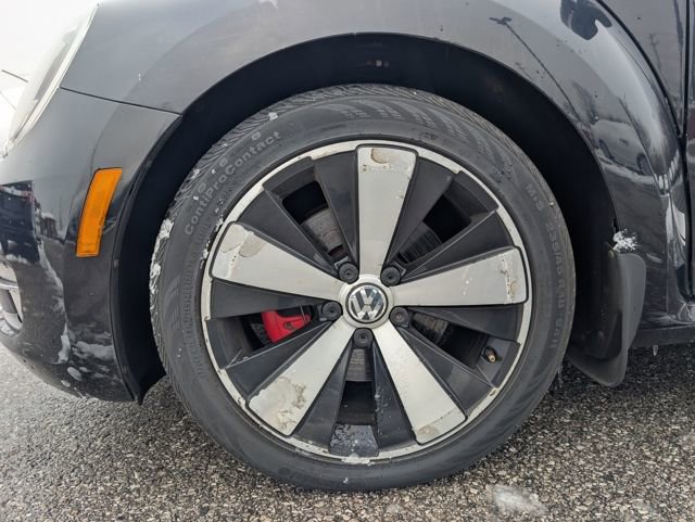 Used 2013 Volkswagen Beetle 2.0T FWD image 24