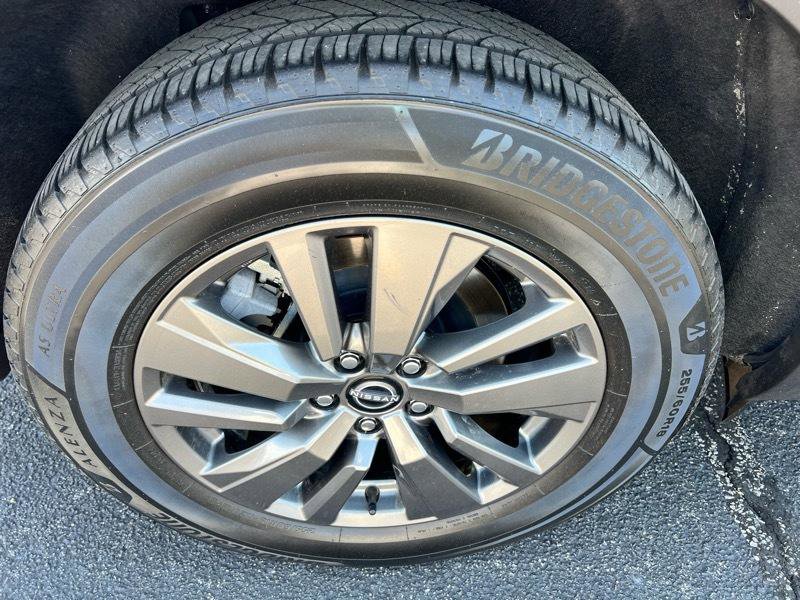 Used 2023 Nissan Pathfinder SV image 22