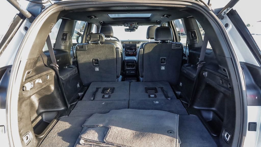 Certified 2024 Jeep Grand Cherokee L Limited w/ Luxury Tech Group II image 32