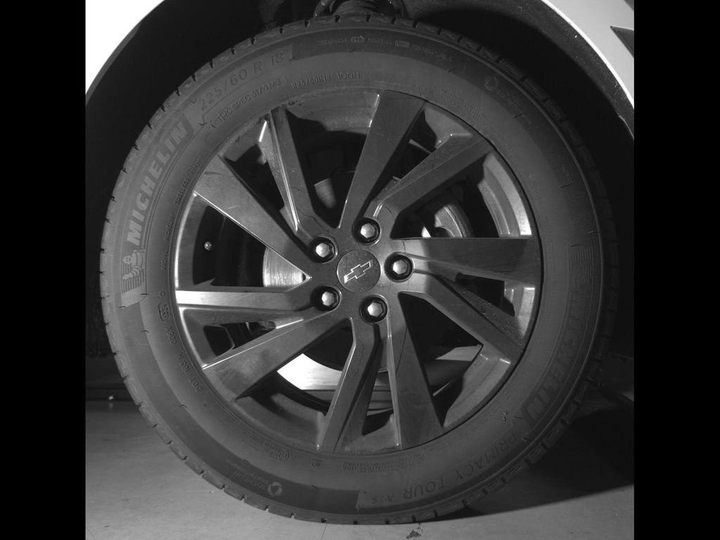 Certified 2024 Chevrolet Equinox LS w/ Sport Edition FWD image 12