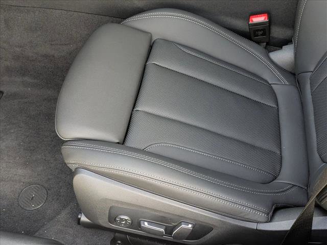 New 2026 BMW 330i xDrive Sedan w/ Convenience Package image 4