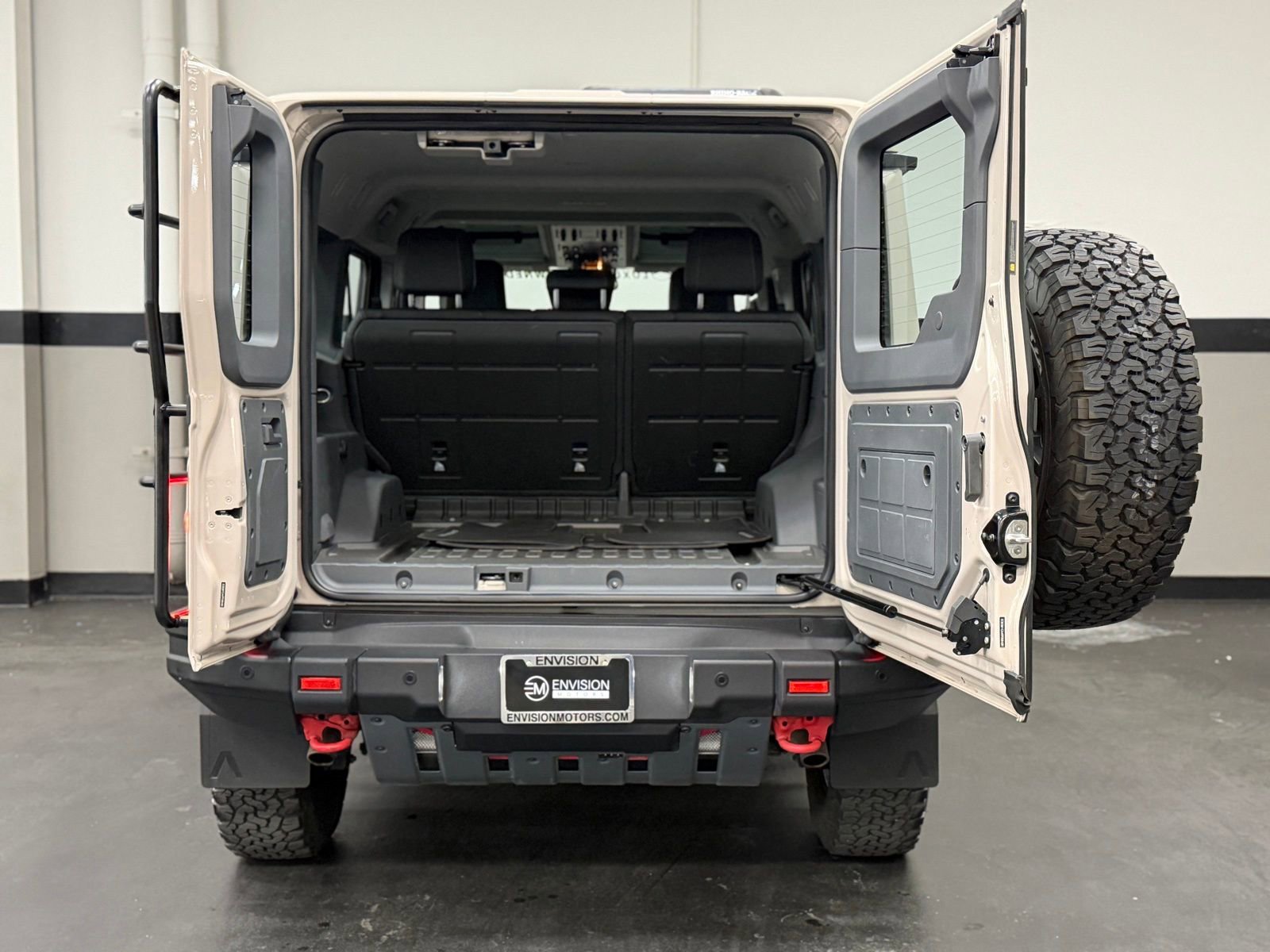 Used 2024 INEOS Grenadier image 15