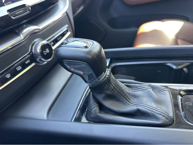 Used 2020 Volvo XC60 T5 Momentum w/ Protection Package Premier FWD image 19