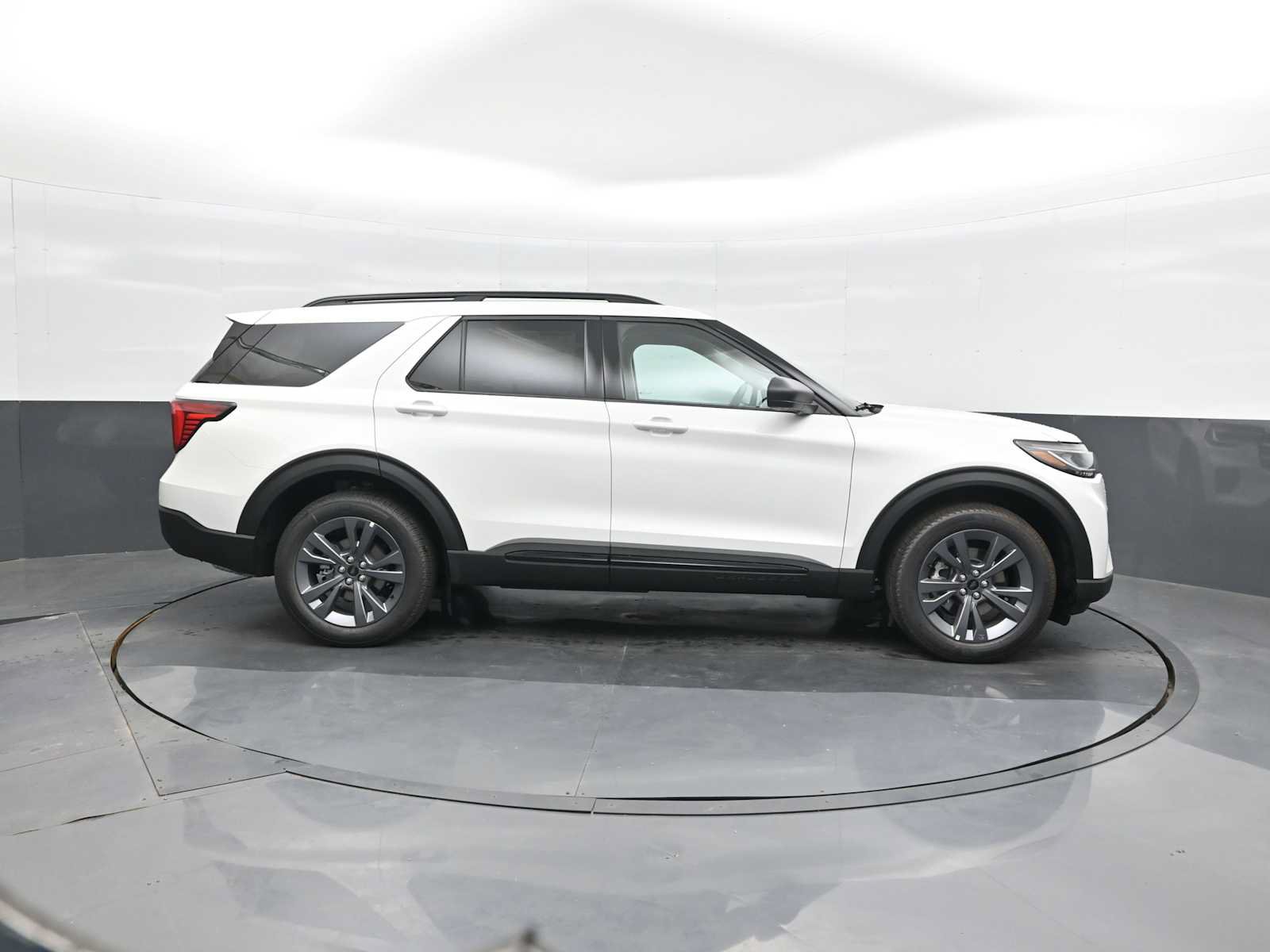 New 2026 Ford Explorer Active w/ Active Comfort Package AWD/4WD image 9