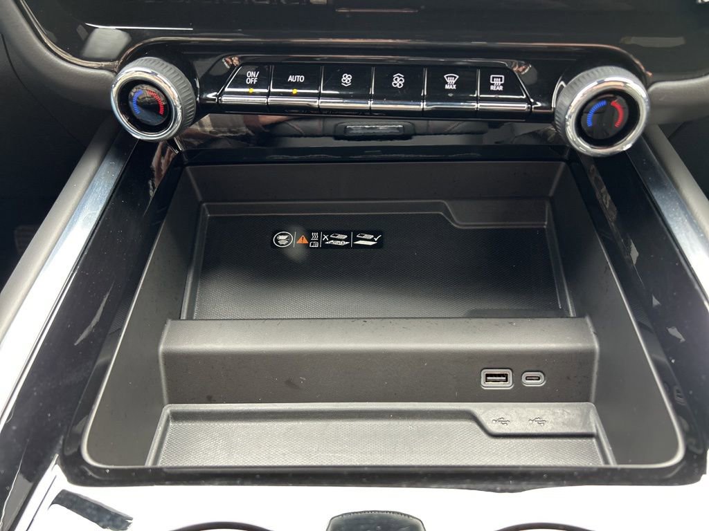 Used 2025 Chevrolet Suburban RST w/ Comfort Package image 36