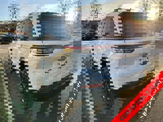 Certified 2024 Jeep Grand Cherokee Altitude image 6