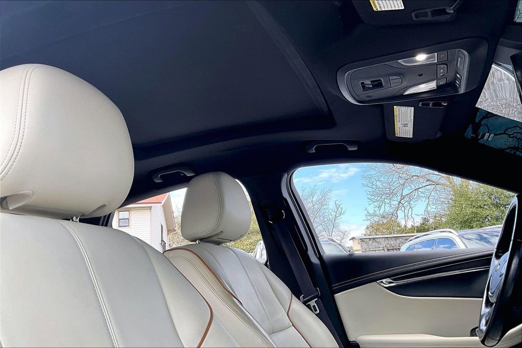 Used 2017 Chevrolet Impala Premier w/ Enhanced Convenience Package image 27