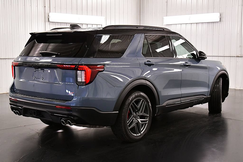Used 2025 Ford Explorer ST AWD/4WD image 7