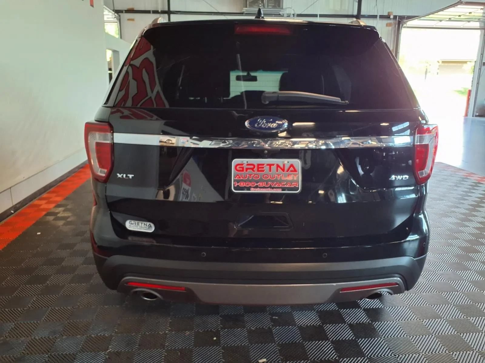 Used 2016 Ford Explorer XLT w/ Equipment Group 202A AWD/4WD image 6