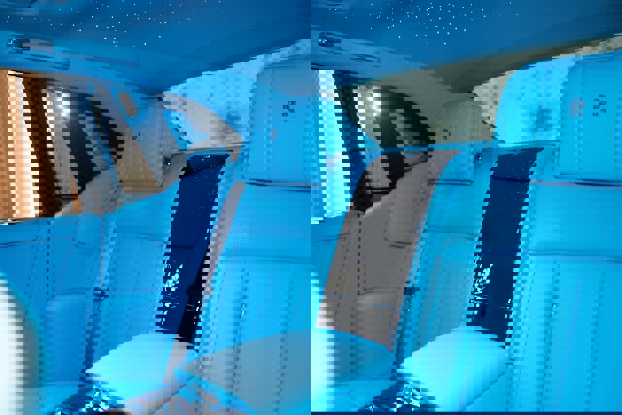 Used 2025 Rolls-Royce Phantom Sedan image 9