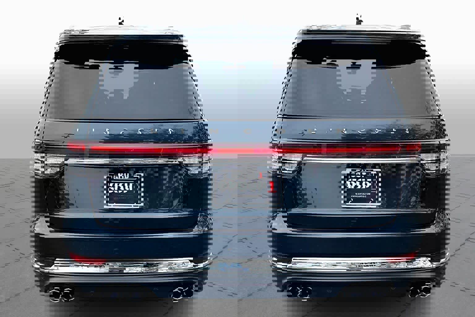 Used 2023 Lincoln Aviator Reserve w/ Equipment Group 201A image 4