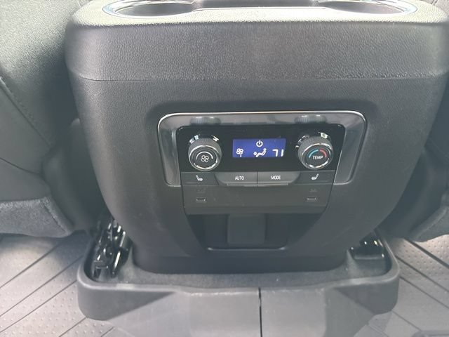New 2026 Chevrolet Suburban Premier w/ Sun And Tow Package AWD/4WD image 21