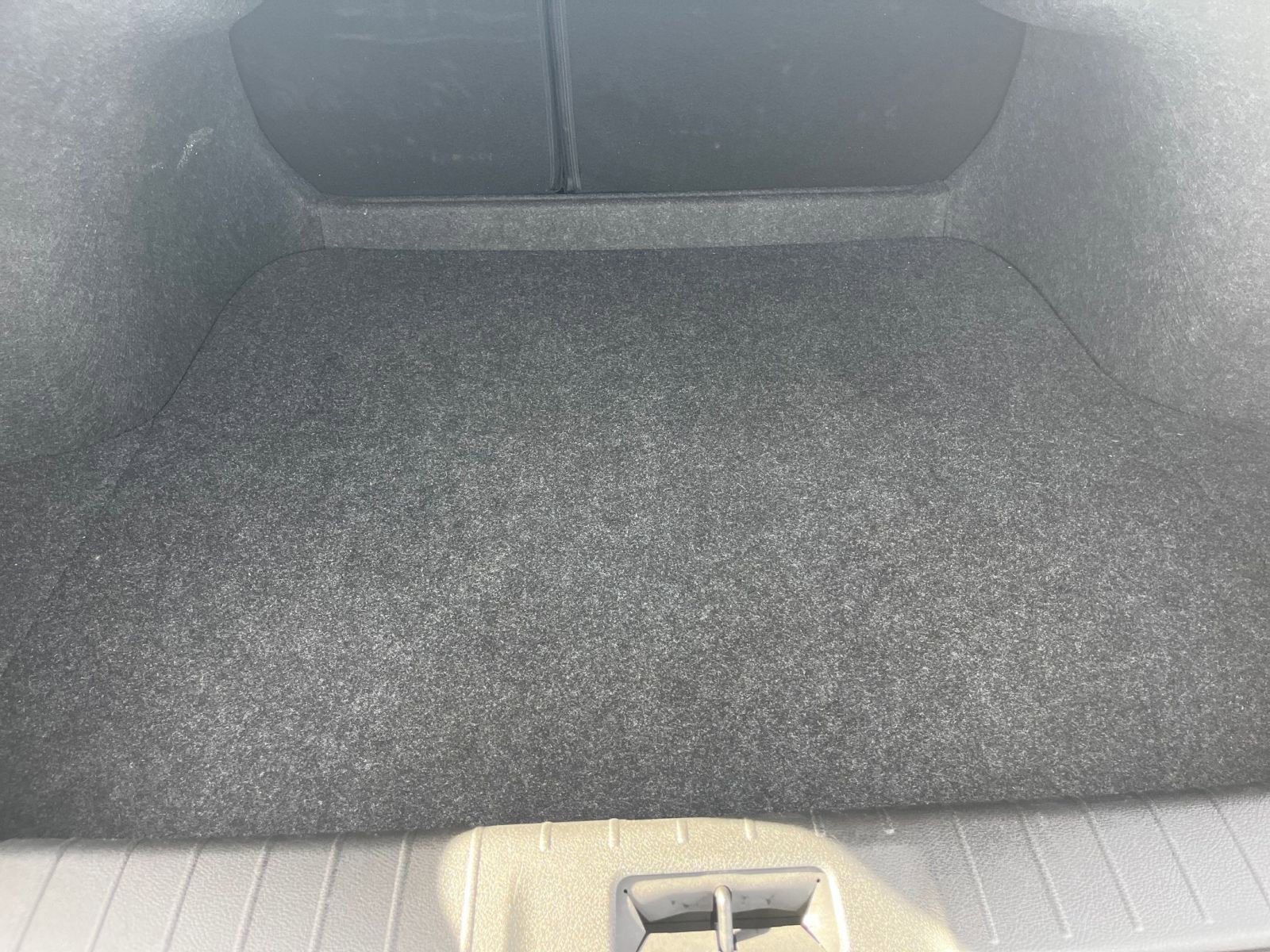 Used 2025 Nissan Sentra SV FWD image 31