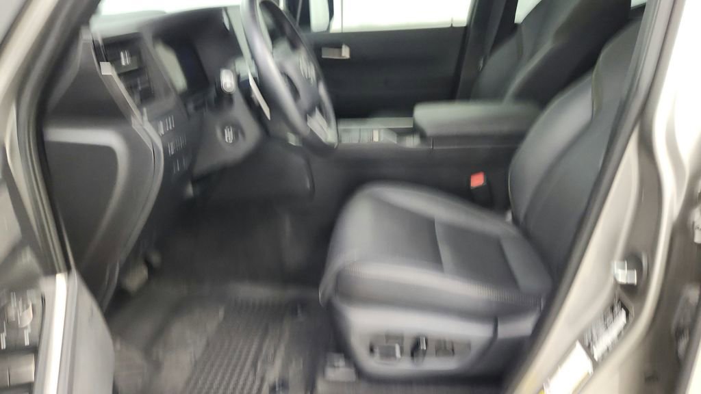 Used 2024 Lexus GX 550 AWD/4WD image 24