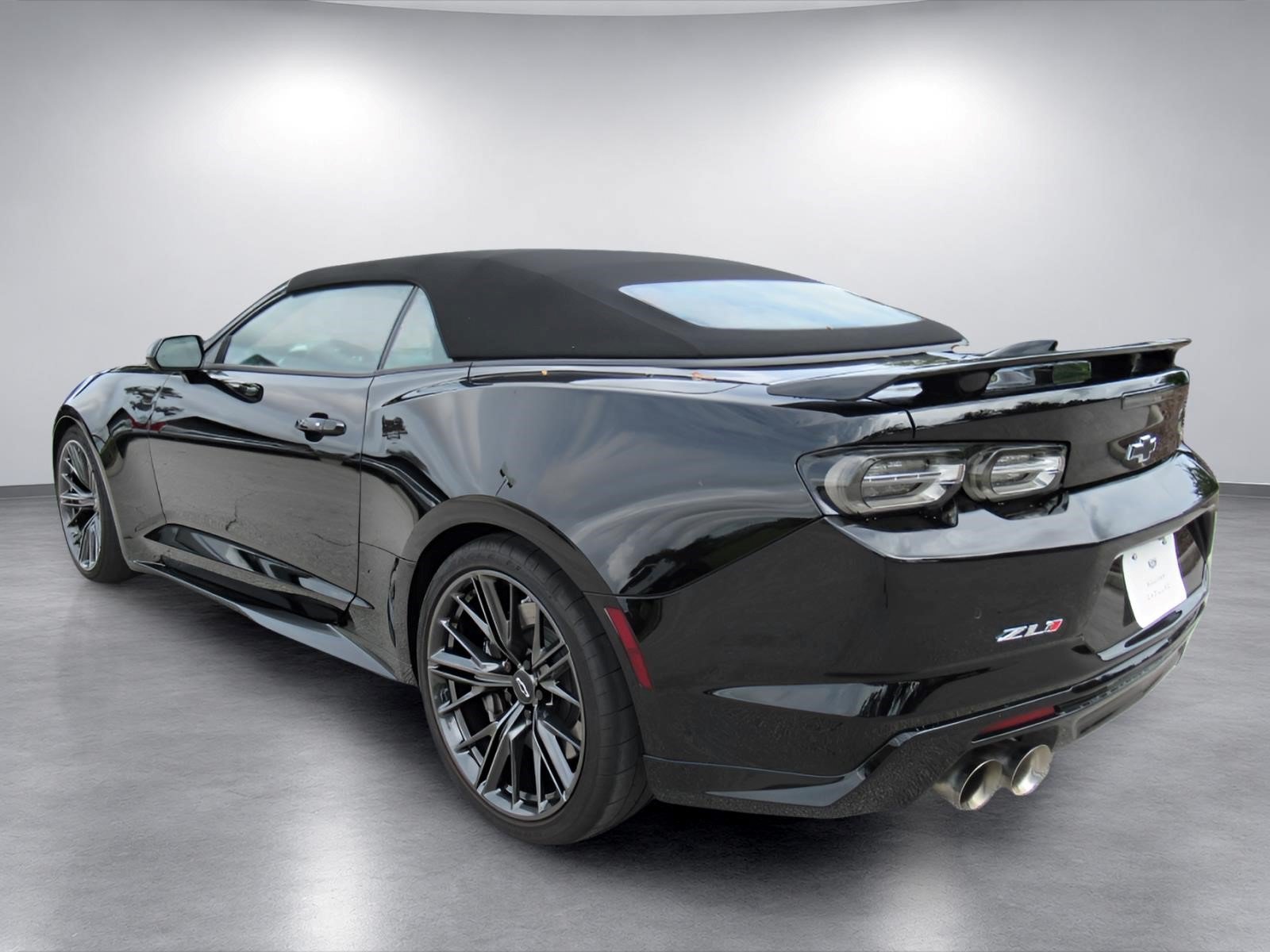 Used 2022 Chevrolet Camaro ZL1 w/ LPO, ZL1 Protection Package RWD image 5