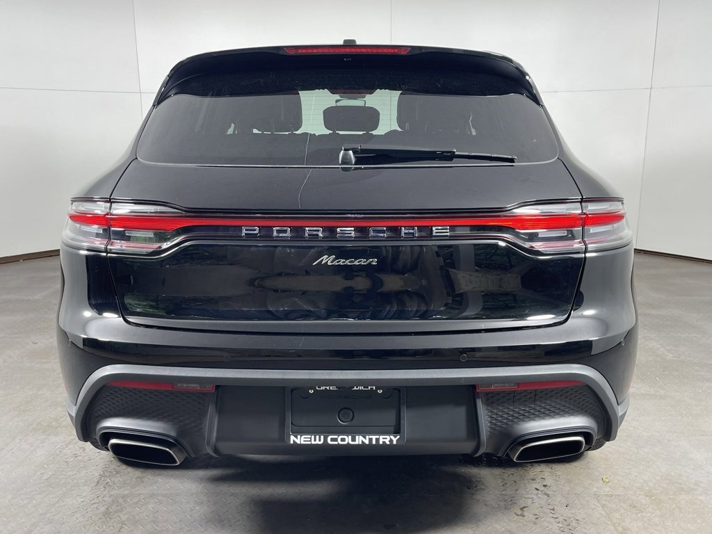 Certified 2025 Porsche Macan image 6