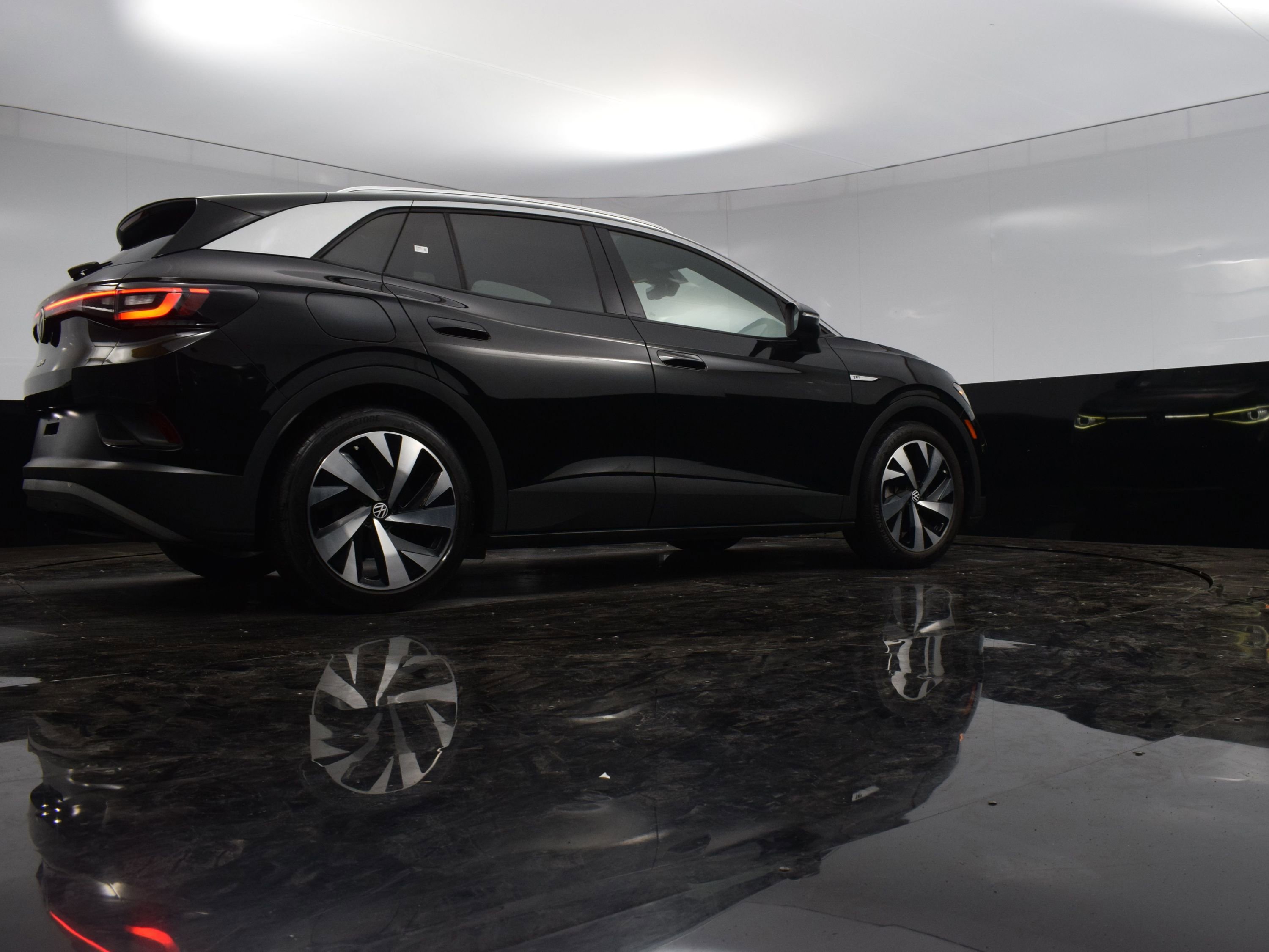 Used 2021 Volkswagen ID.4 1st Edition w/ ID.4 Protection Package image 23