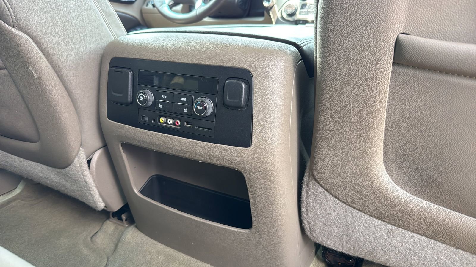 Used 2015 Chevrolet Tahoe LT RWD image 25