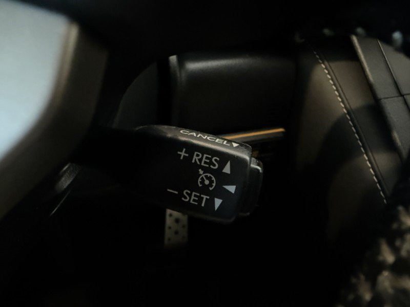 Used 2016 Lexus IS 200t w/ F Sport Package RWD image 32