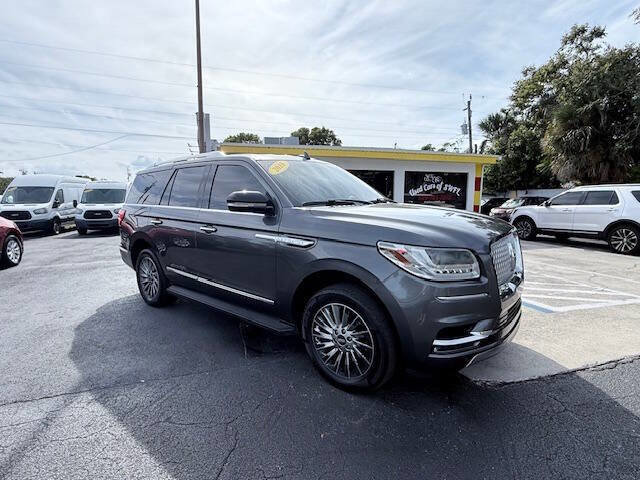 Used 2018 Lincoln Navigator Premiere image 2