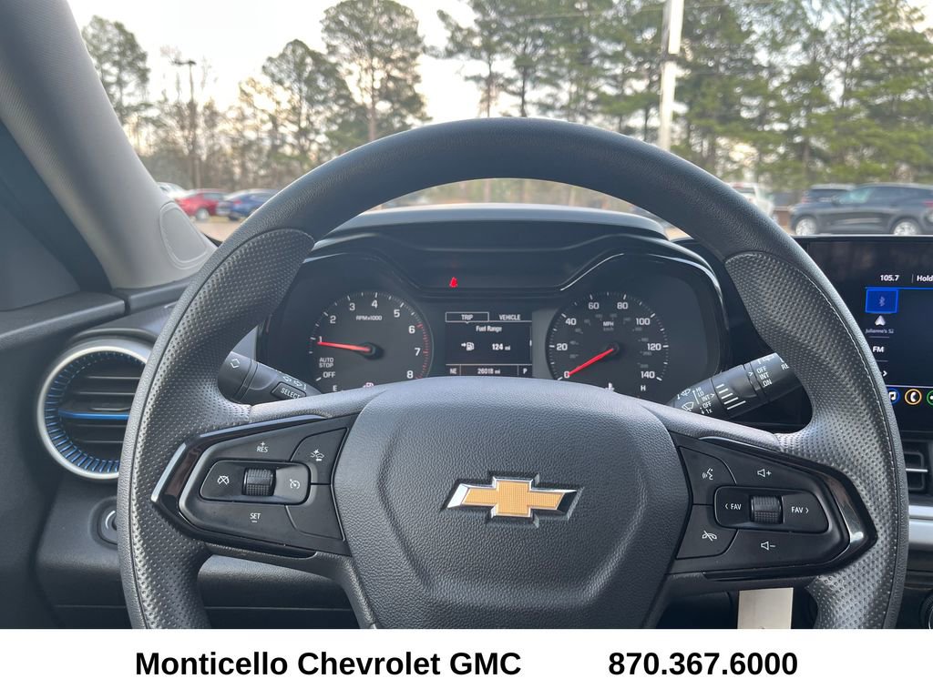 Used 2025 Chevrolet Trax LS image 11